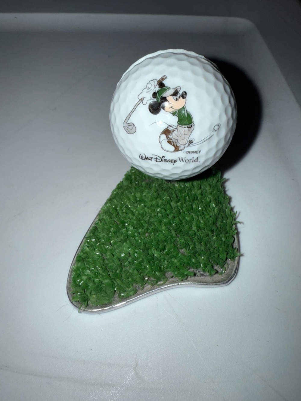 Golf ball display stand